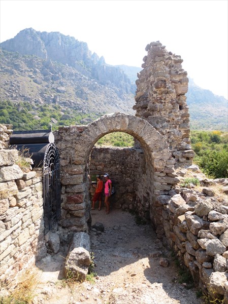 Руины крепости-замка «Фуна» 1423